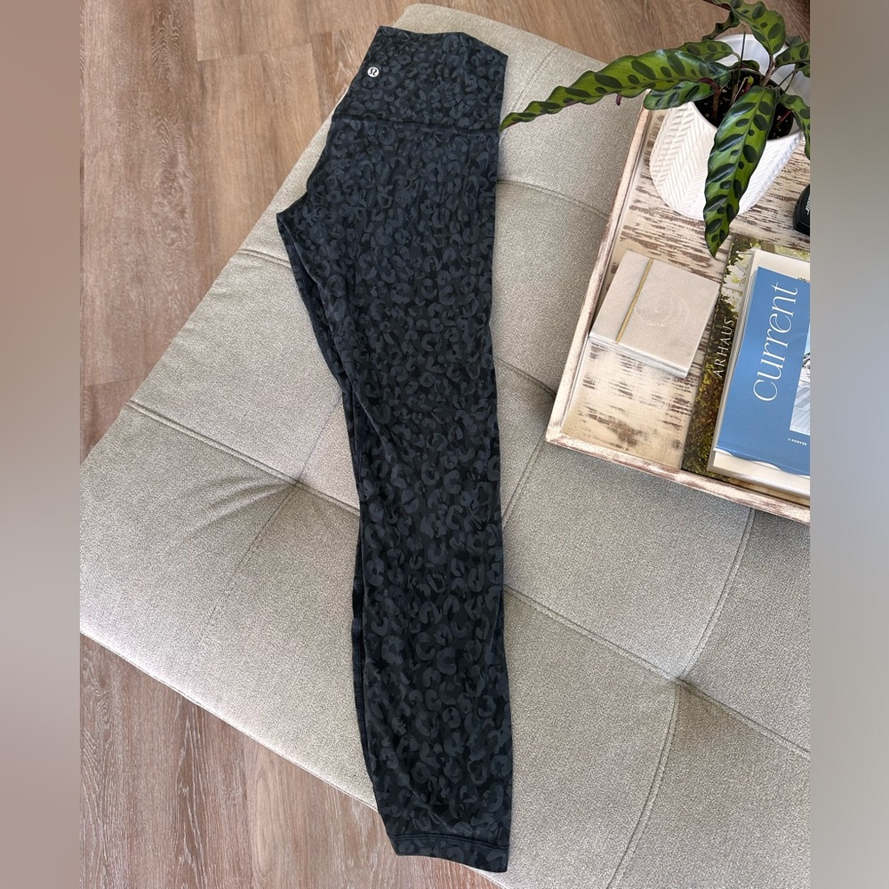 lululemon Align High-Rise Pant 25"
Intertwined Camo Deep Coal Multi